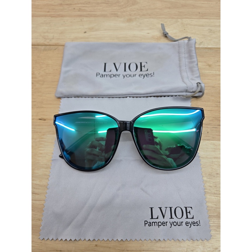 LVIOE Cat Eye Polarized Sunglasses Black Frame W/ Green Lenses